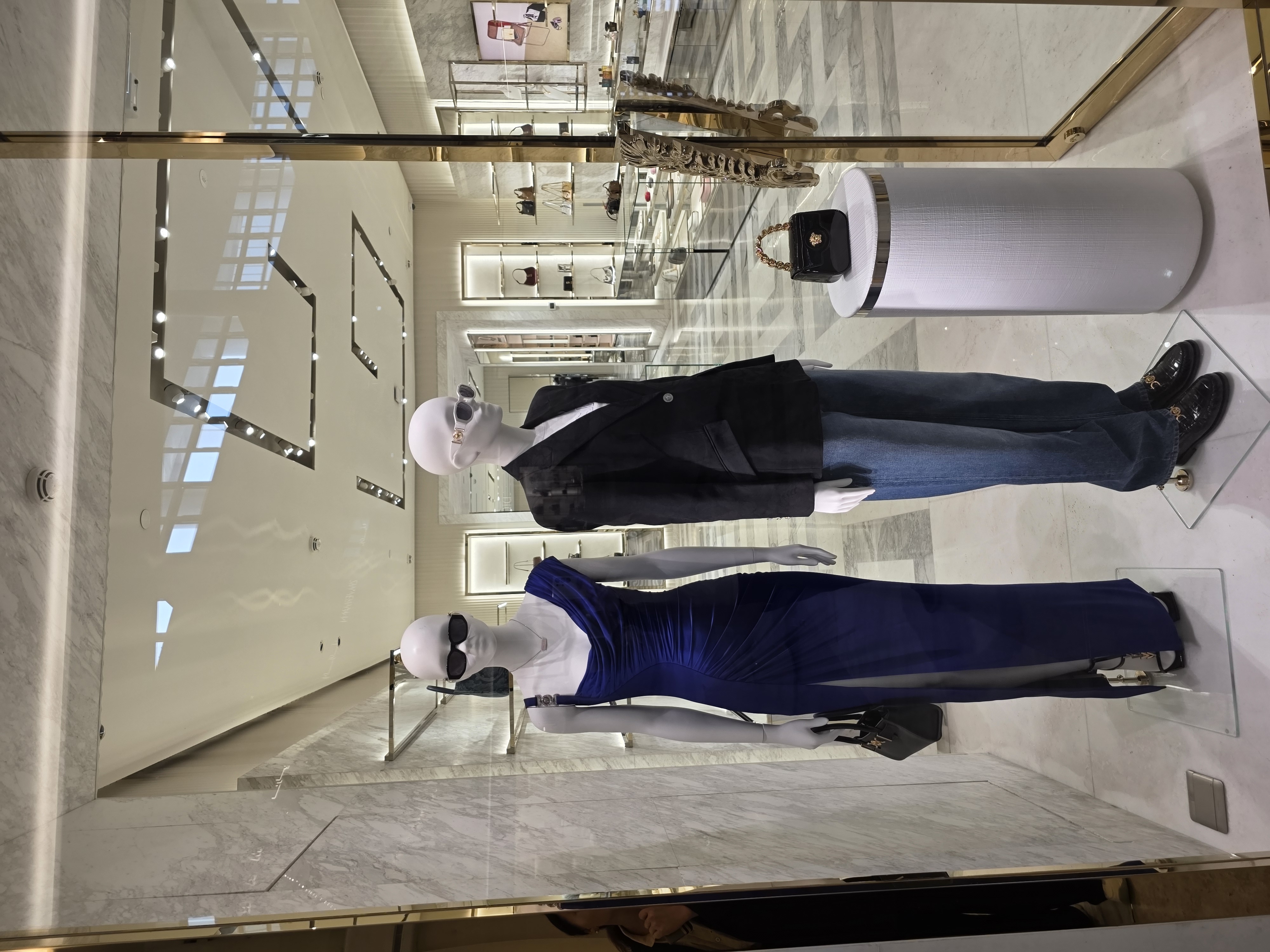 ARMI retail lighting project ARMI retail lighting project